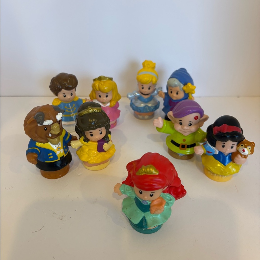 Disney Princess Mini Figurine Collection - Red, Blue, Yellow